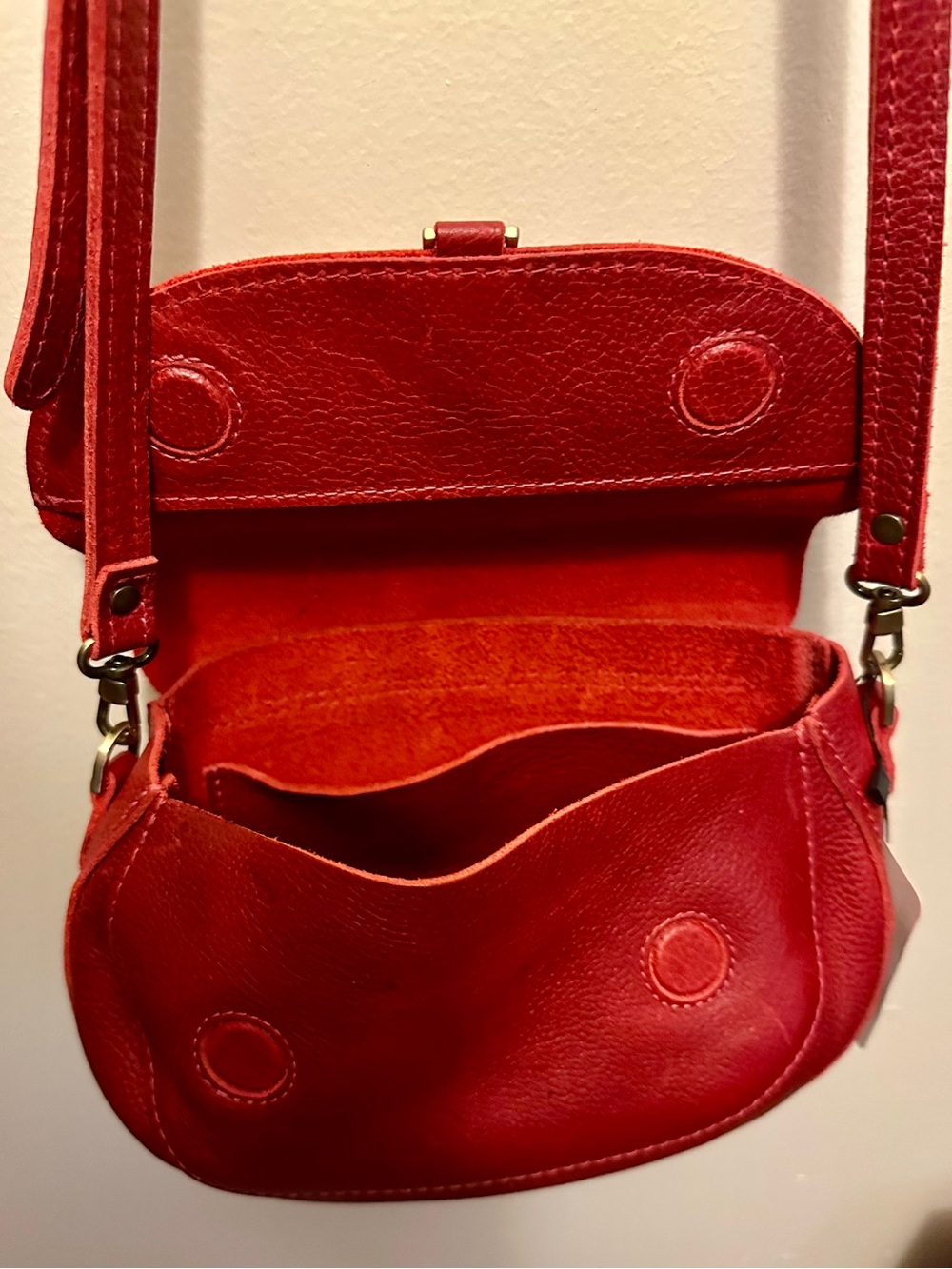 LARGE New Portland Leather Monaco Chili Red Leather Crossbody Premium with Tag - Picture 11 of 14